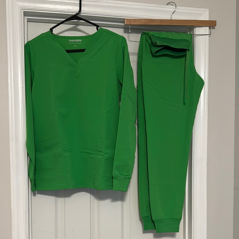 Mandala Long Sleeve Green Scrub Set